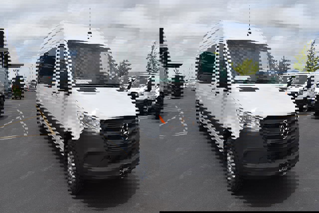 New 2025 Mercedes-Benz Sprinter 2500 image 3