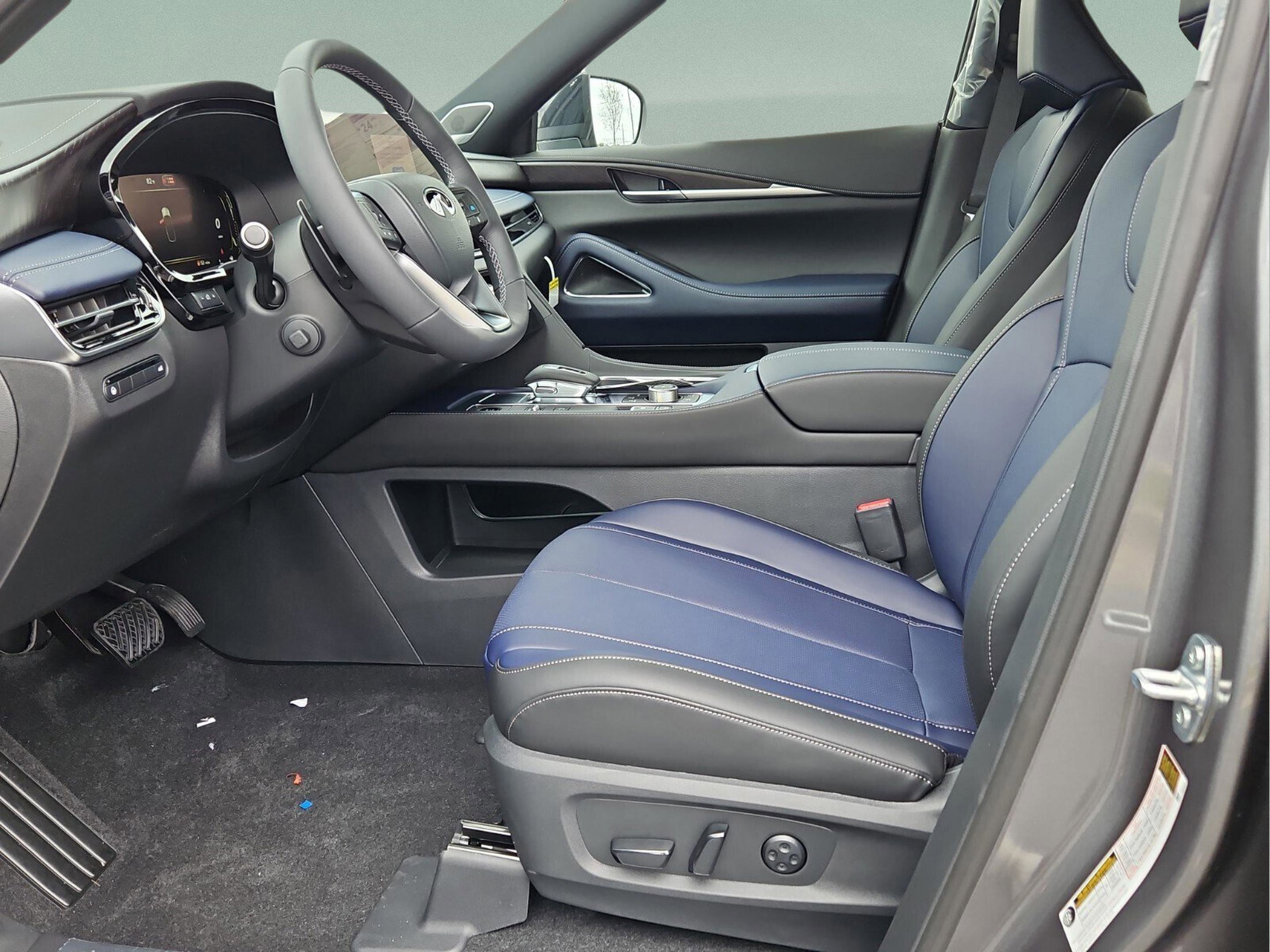 New 2026 INFINITI QX60 Sport w/ Dark Cargo Package image 13