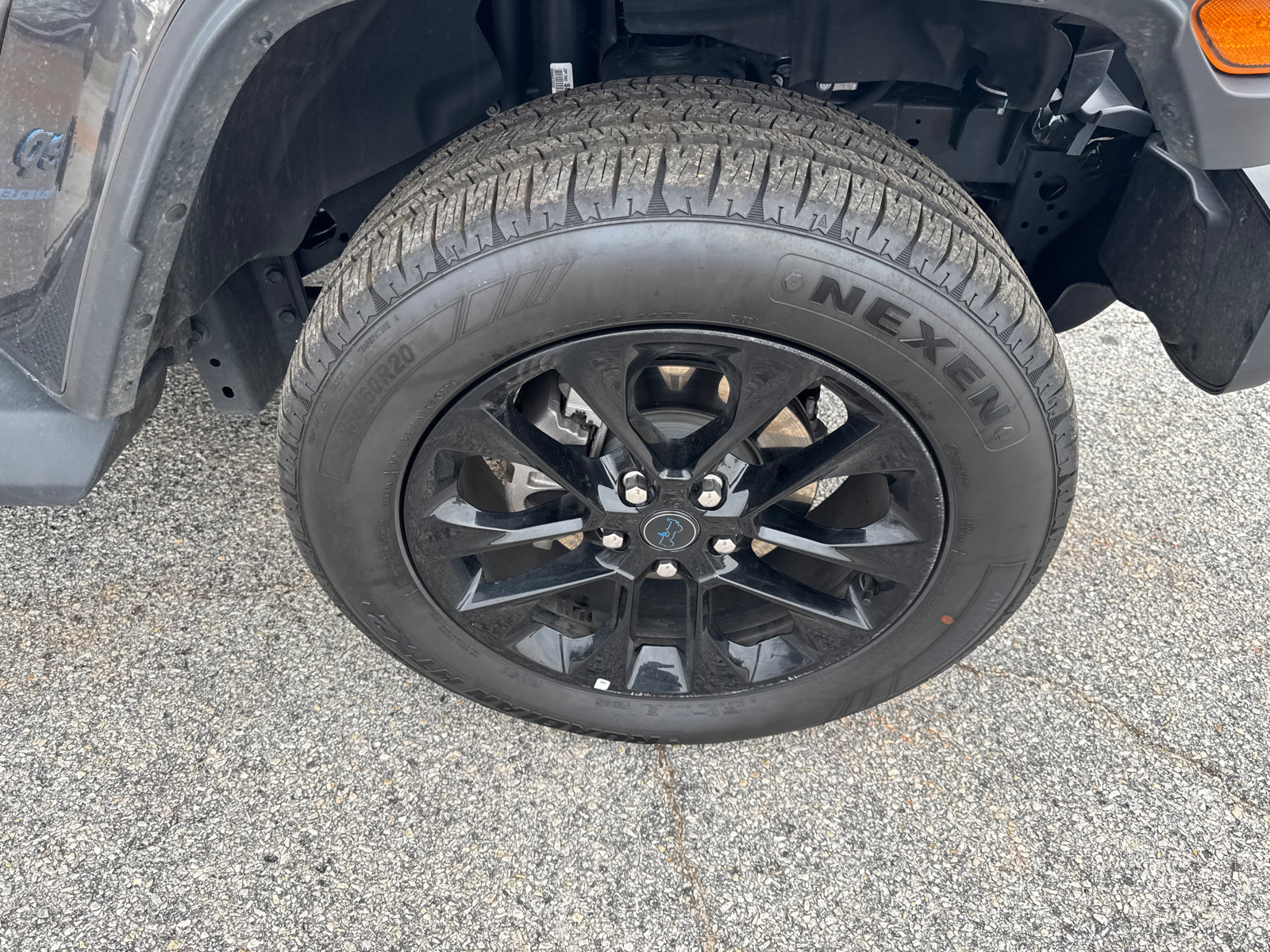 Used 2025 Jeep Wrangler Sahara image 12