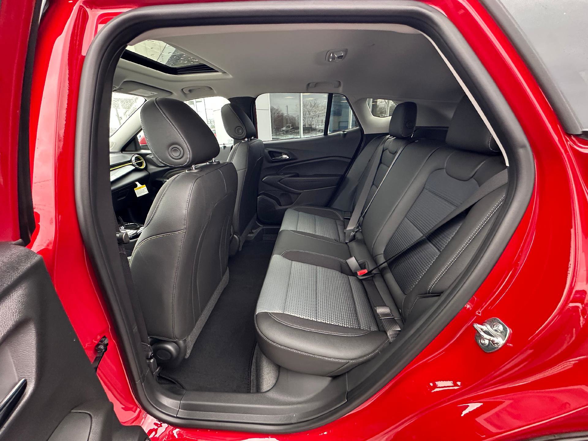 New 2026 Chevrolet Trax LT w/ Sunroof Package FWD image 20