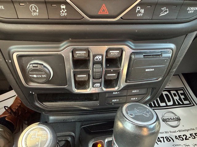 Used 2019 Jeep Wrangler Unlimited Sahara w/ Quick Order Package 24M Moab AWD/4WD image 28