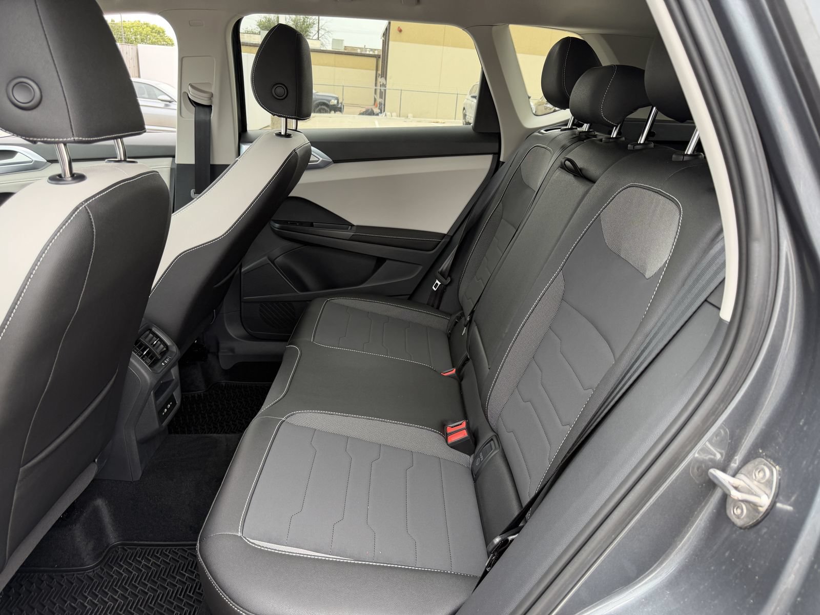 New 2026 Volkswagen Taos SE FWD image 27