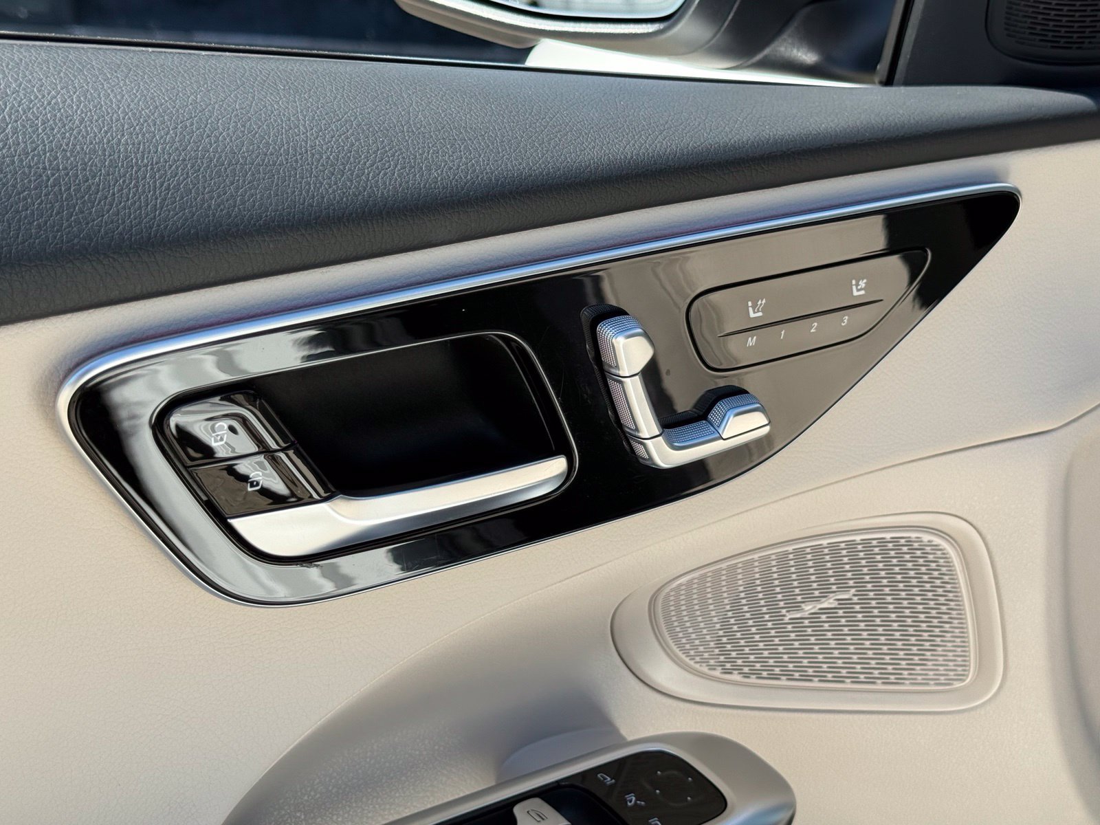 Used 2024 Mercedes-Benz C 300 Sedan image 22