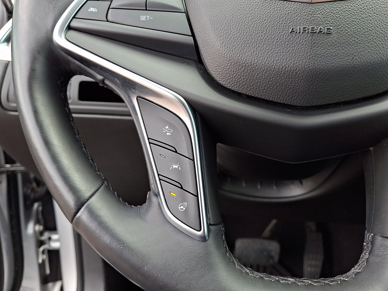 Used 2017 Cadillac XT5 Luxury w/ Driver Awareness Package image 23