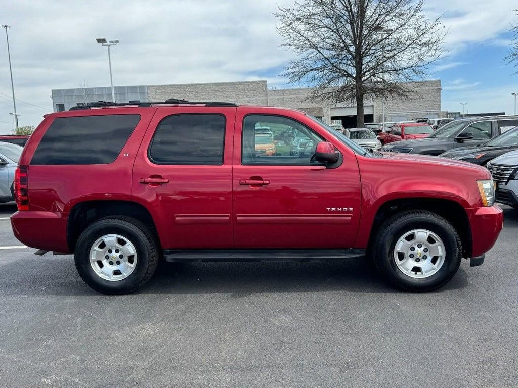Used 2014 Chevrolet Tahoe LT w/ Luxury Package image 2
