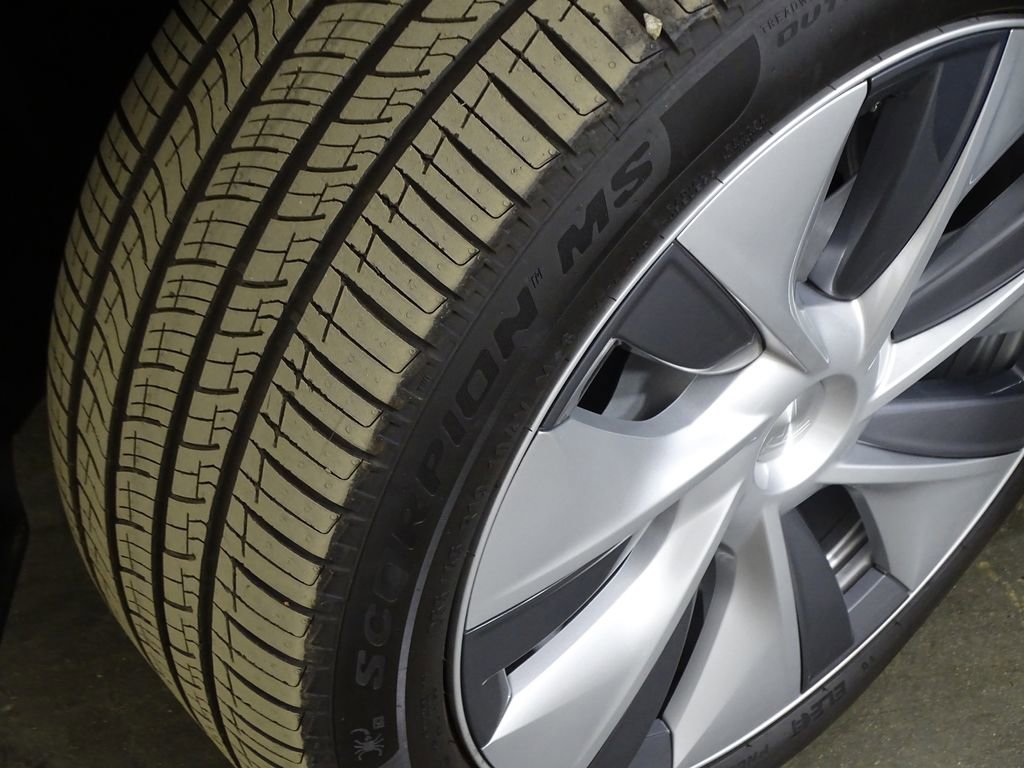 Used 2023 Tesla Model Y Long Range image 39