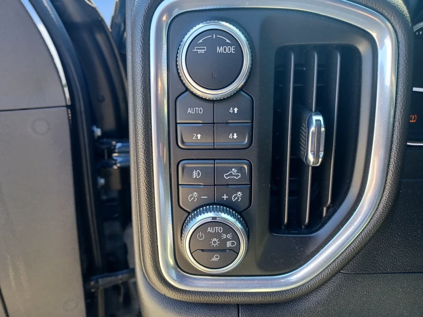 Used 2023 GMC Sierra 2500 AT4 AWD/4WD image 16