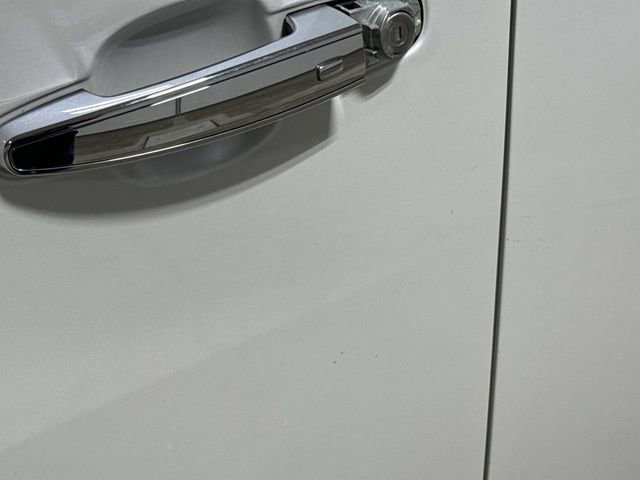 Used 2018 Chevrolet Traverse Premier w/ Driver Confidence II Package FWD image 42