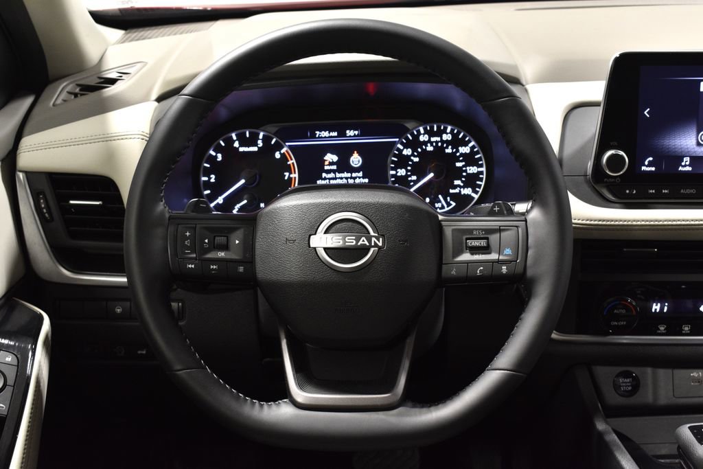 Used 2025 Nissan Rogue SV image 18