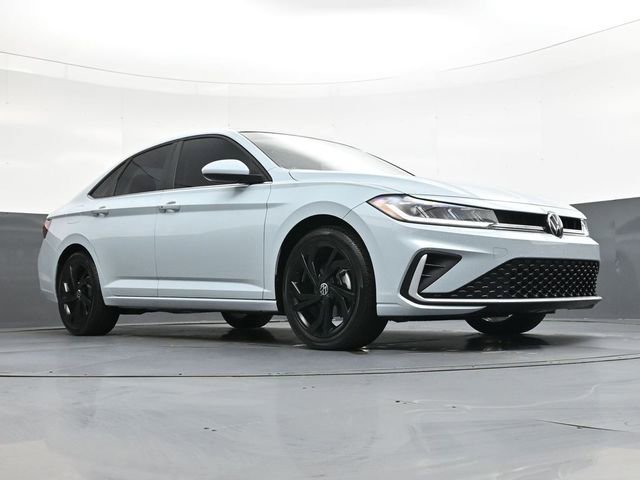 Used 2025 Volkswagen Jetta SE image 28