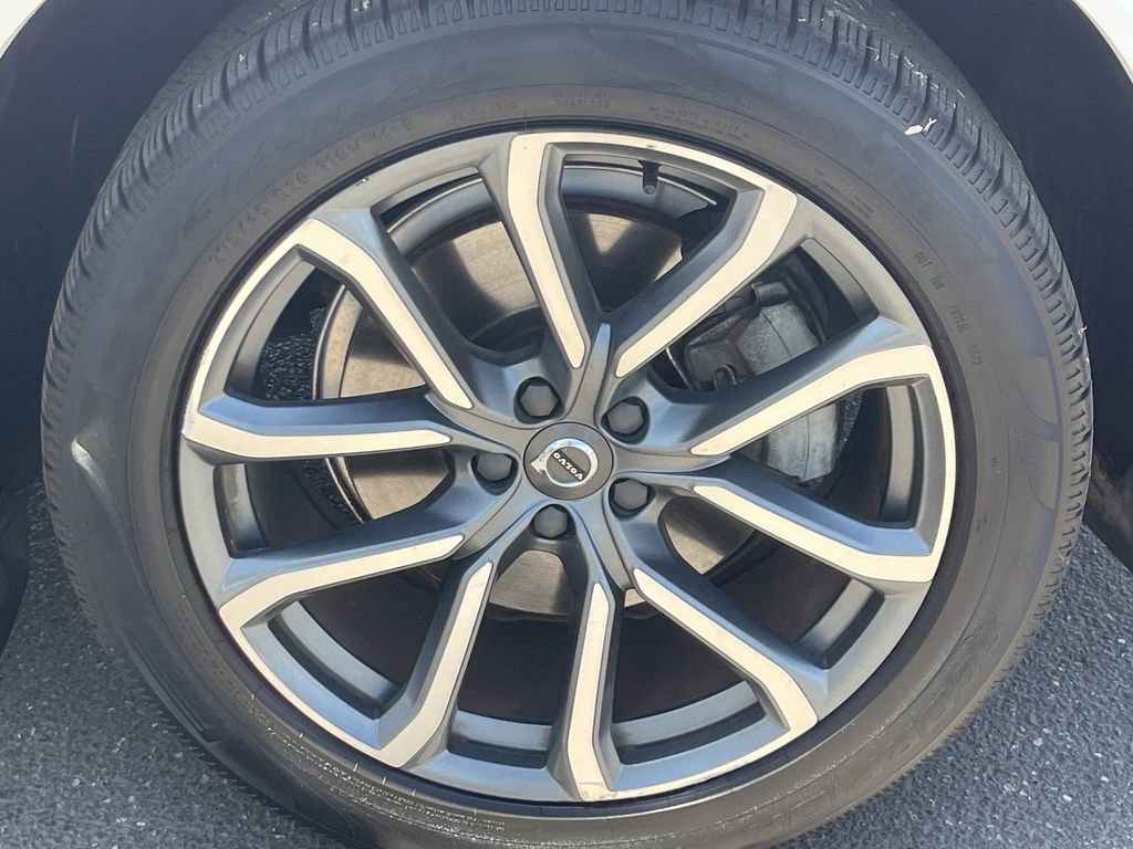 Used 2017 Volvo XC90 T6 Momentum w/ Vision Package AWD/4WD image 11