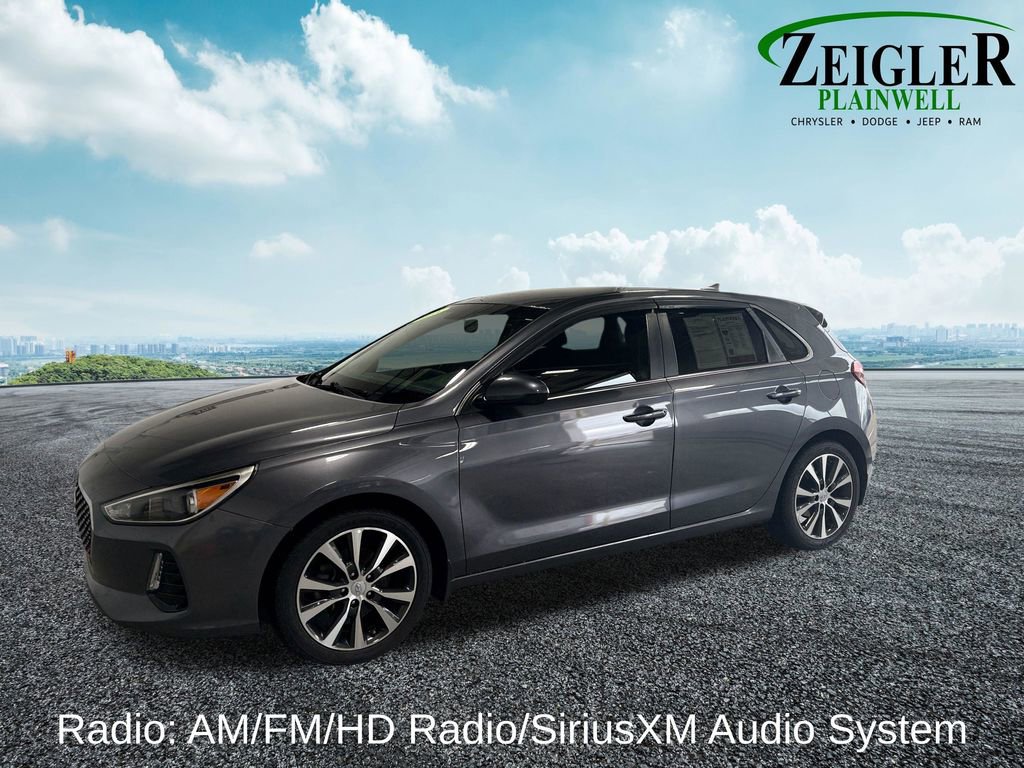 Used 2018 Hyundai Elantra GT FWD image 3