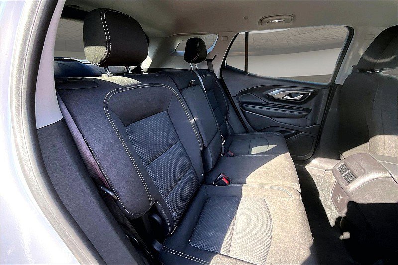 Used 2024 GMC Terrain SLE image 50
