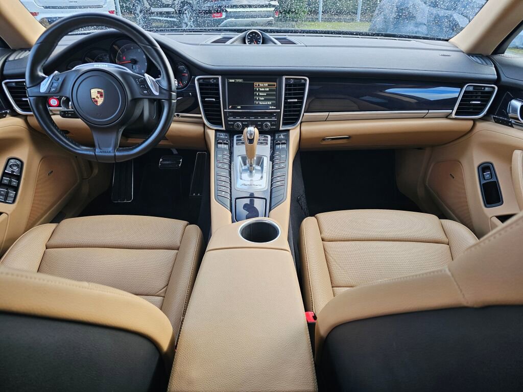Used 2016 Porsche Panamera 4S image 15