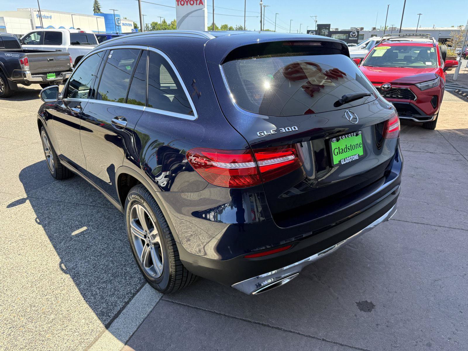 Used 2019 Mercedes-Benz GLC 300 4MATIC image 4