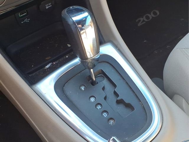 Used 2013 Chrysler 200 Touring FWD image 9