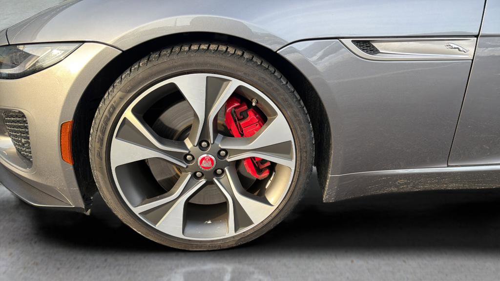 Used 2022 Jaguar F-TYPE Convertible RWD image 21