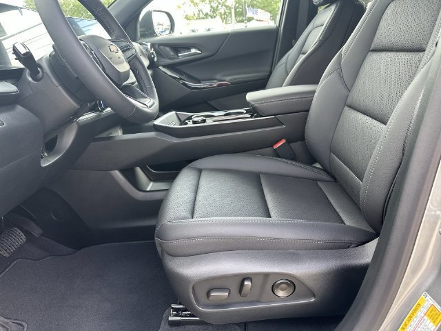 New 2027 Chevrolet Equinox LT w/ Convenience Package II FWD image 12