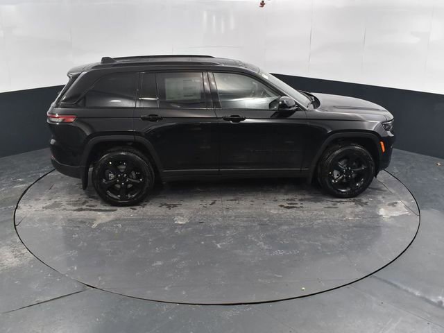New 2025 Jeep Grand Cherokee Limited w/ Black Appearance Package image 41