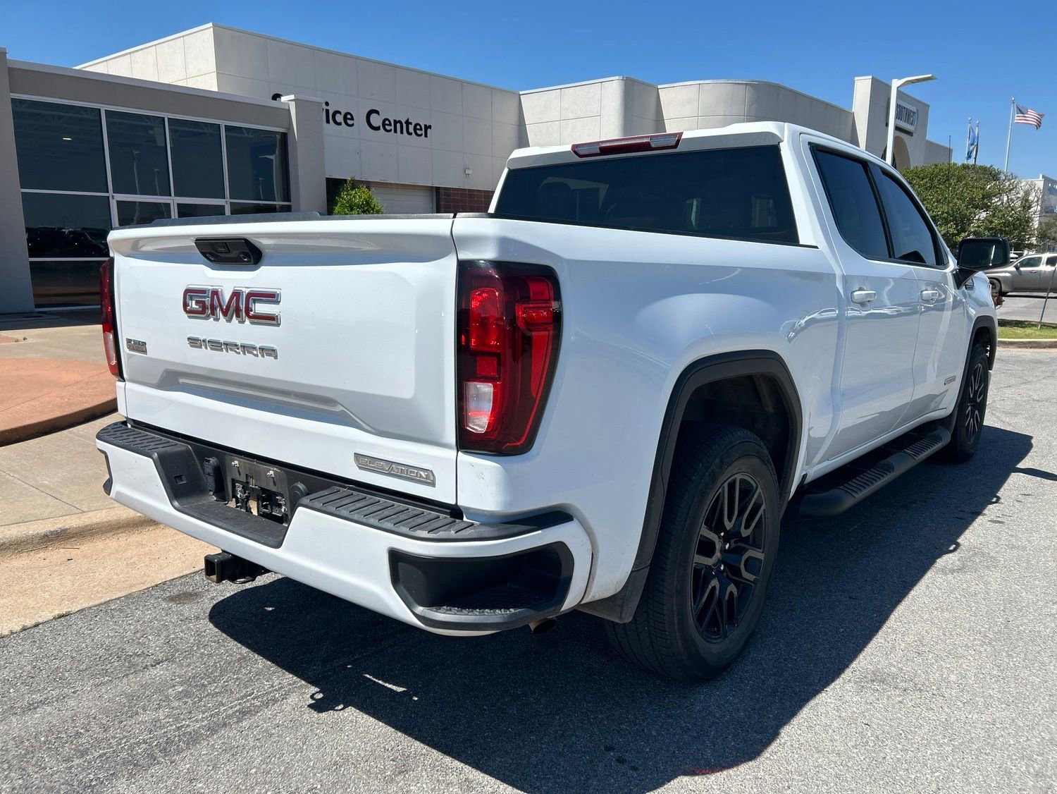 Used 2023 GMC Sierra 1500 Elevation RWD image 4