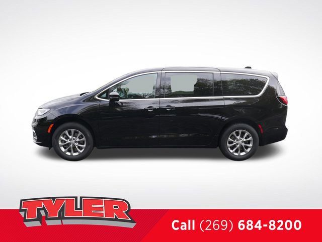 New 2026 Chrysler Pacifica Select AWD/4WD image 4