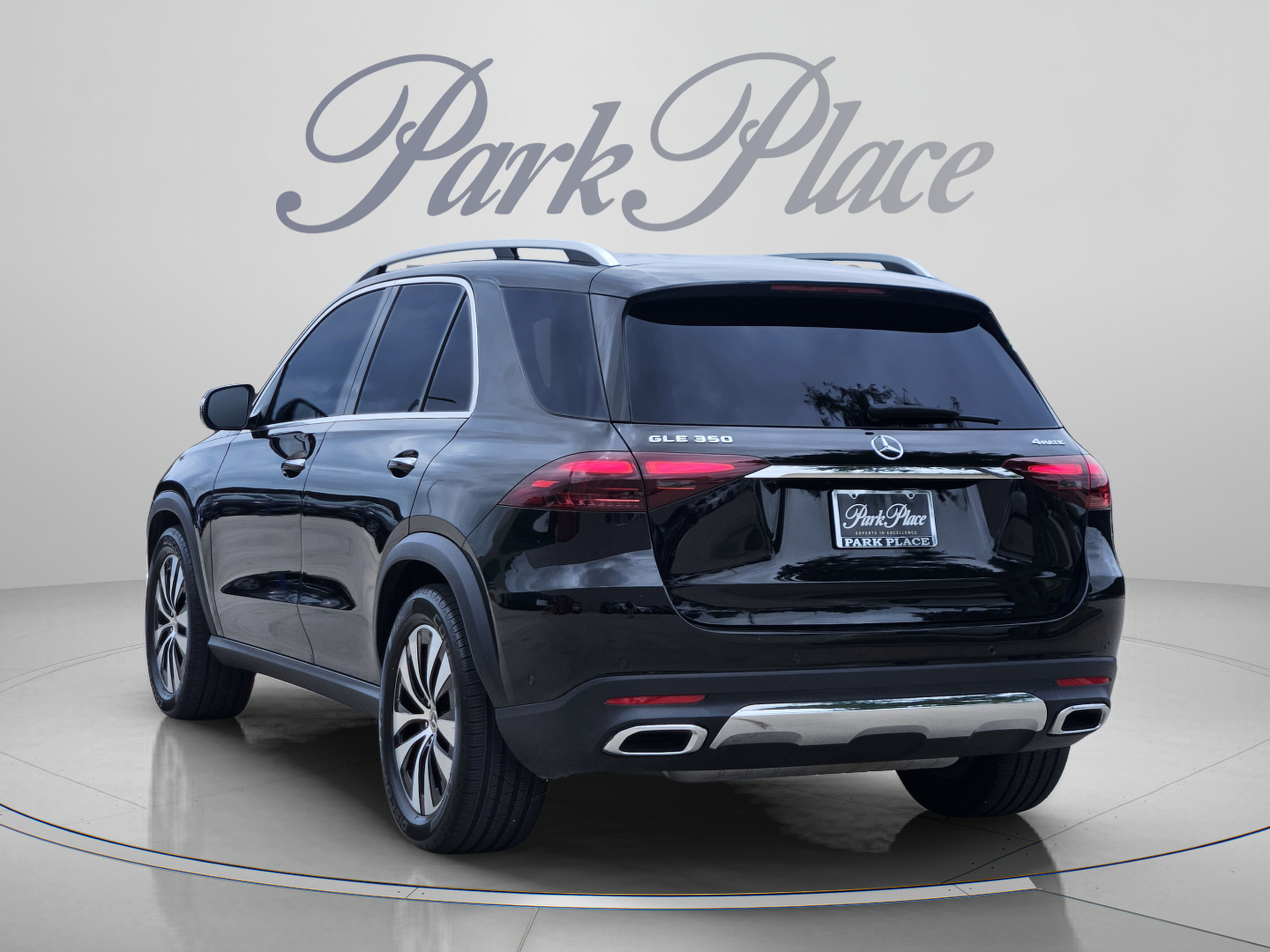 Used 2025 Mercedes-Benz GLE 350 4MATIC image 3