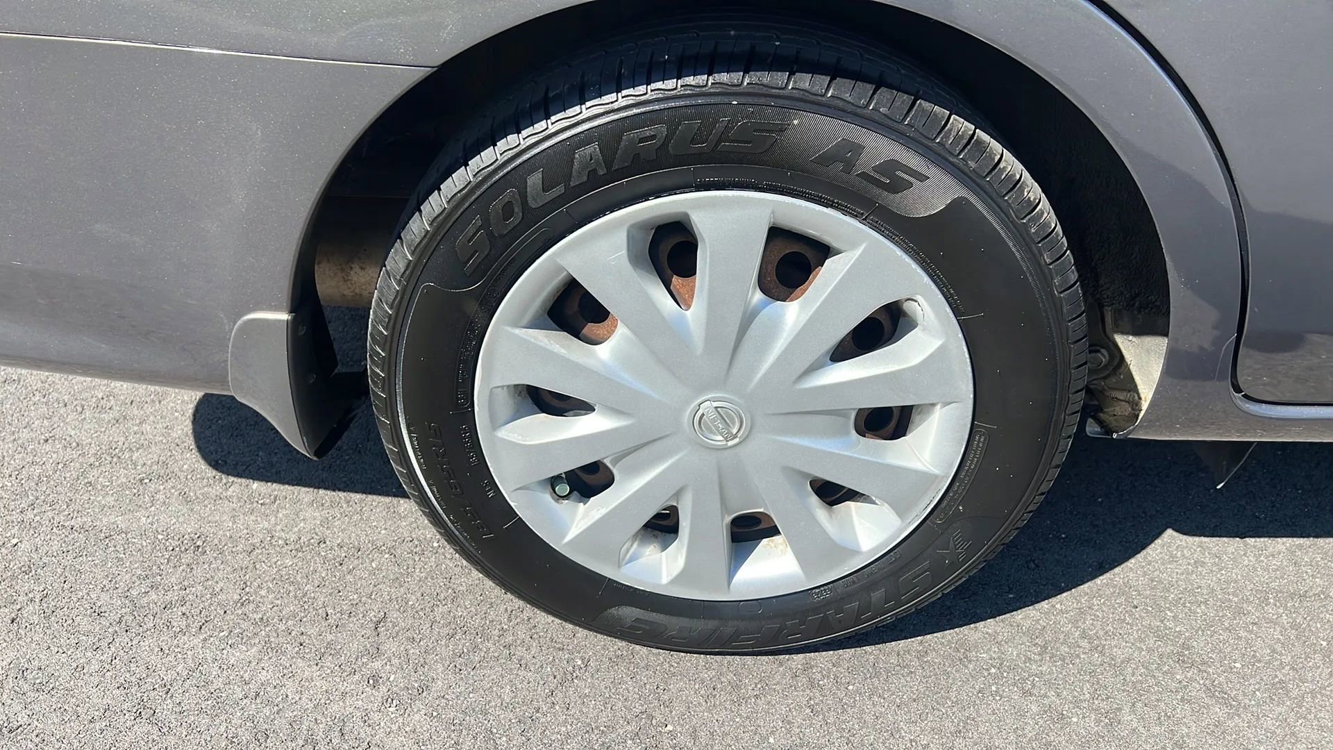 Used 2016 Nissan Versa SV FWD image 32