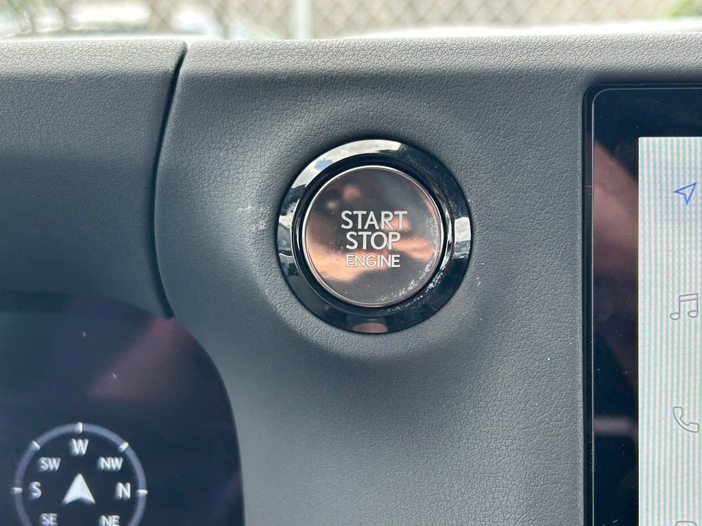 Used 2025 Lexus GX 550 AWD/4WD image 35