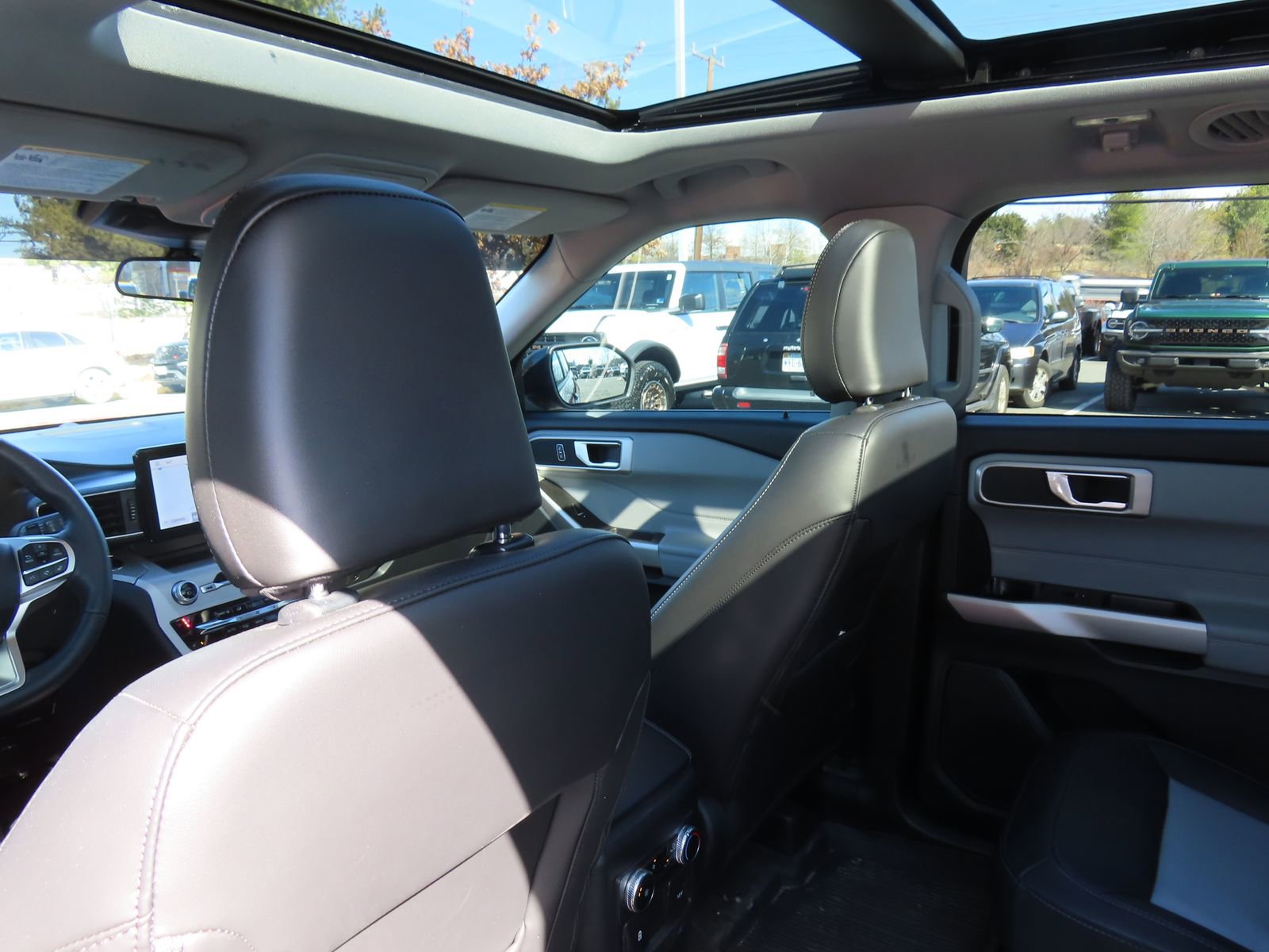 Certified 2024 Ford Explorer XLT w/ Equipment Group 202A image 27