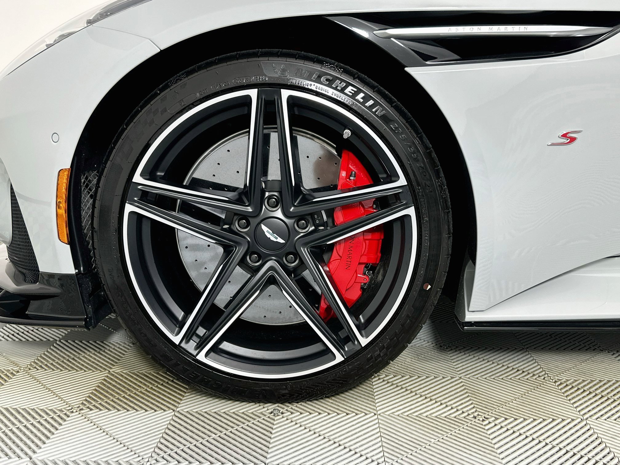 New 2026 Aston Martin DB12 Convertible RWD image 9