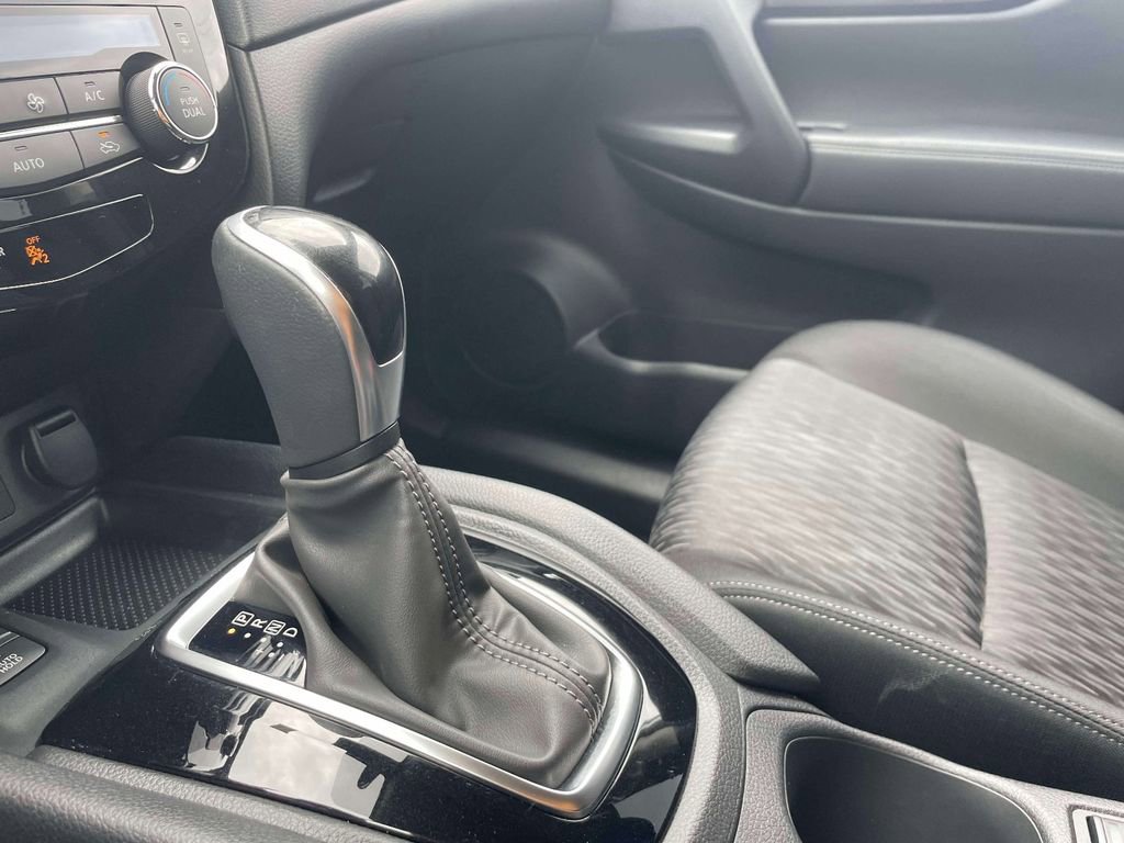 Used 2019 Nissan Rogue SV w/ Premium Package AWD/4WD image 30
