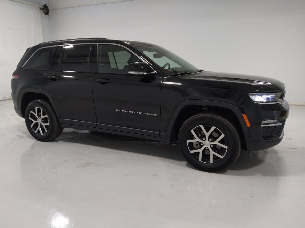 Used 2023 Jeep Grand Cherokee Limited w/ Trailer Tow Package AWD/4WD image 11
