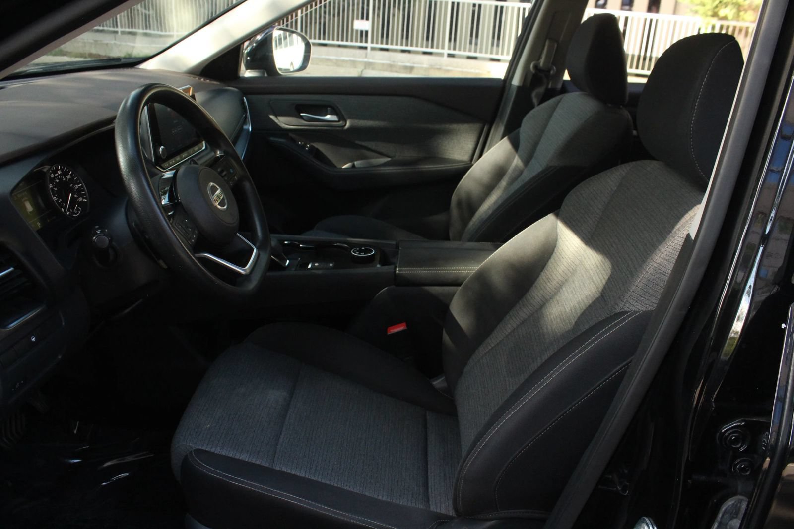 Used 2021 Nissan Rogue SV AWD/4WD image 14