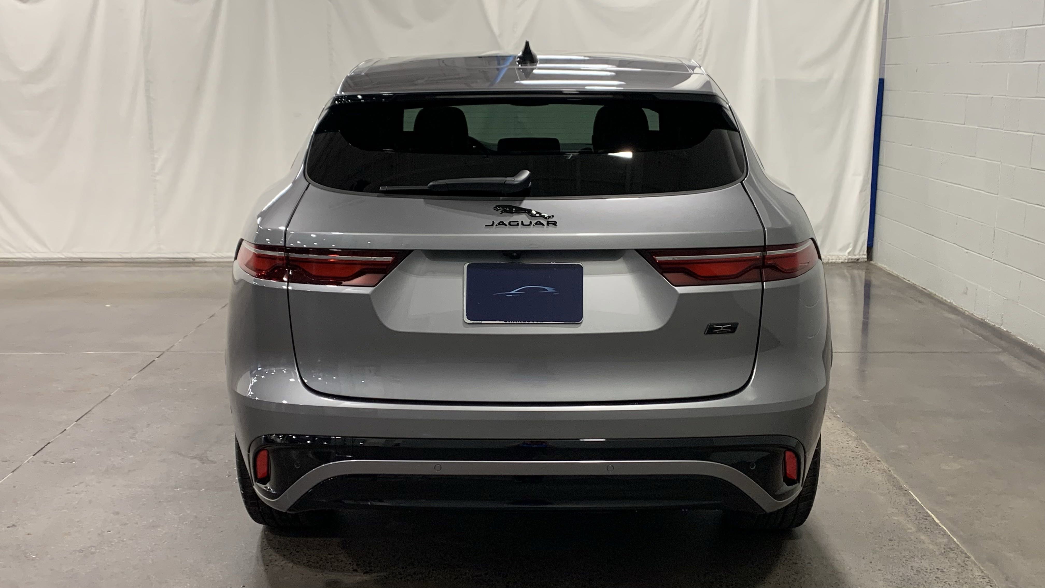 New 2026 Jaguar F-PACE R-Dynamic S image 8