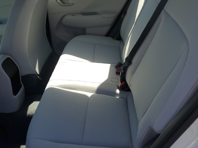 New 2027 Hyundai Kona SE AWD/4WD image 12