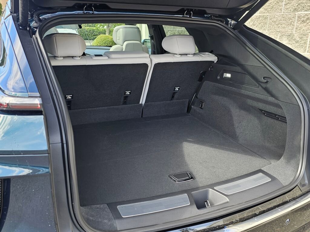 New 2026 Cadillac Lyriq Luxury image 8