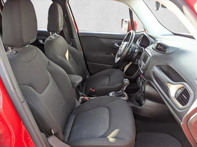 Used 2015 Jeep Renegade Latitude w/ Popular Equipment Group image 17