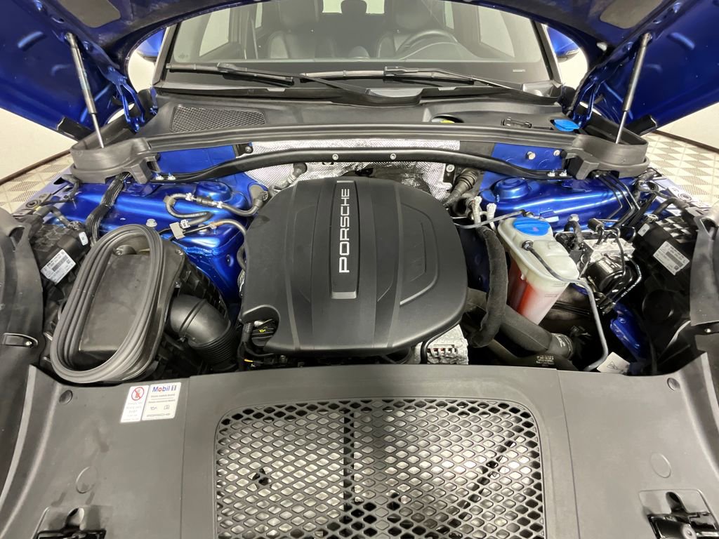 Used 2018 Porsche Macan AWD/4WD image 29
