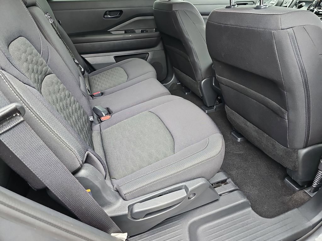Used 2024 Nissan Pathfinder SV FWD image 15