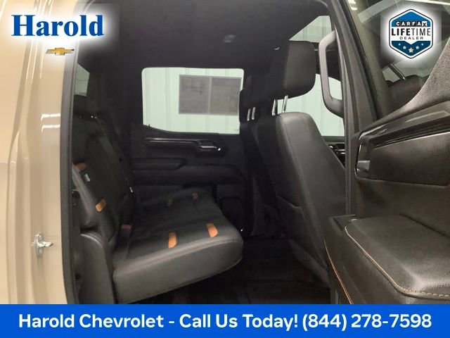Used 2022 GMC Sierra 1500 AT4 w/ AT4 Preferred Package image 9