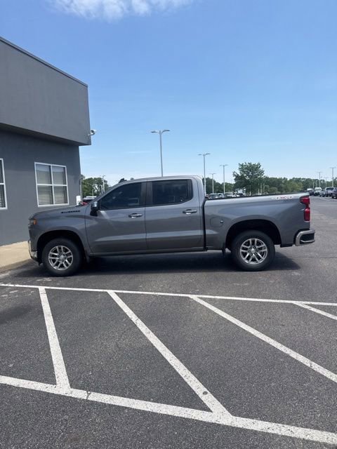 Used 2021 Chevrolet Silverado 1500 LT w/ LPO, Dark Essentials Package AWD/4WD image 9