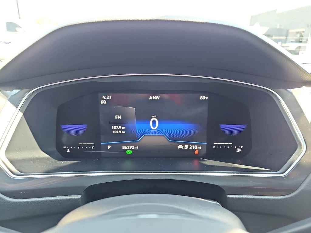 Used 2022 Volkswagen Tiguan SE image 23