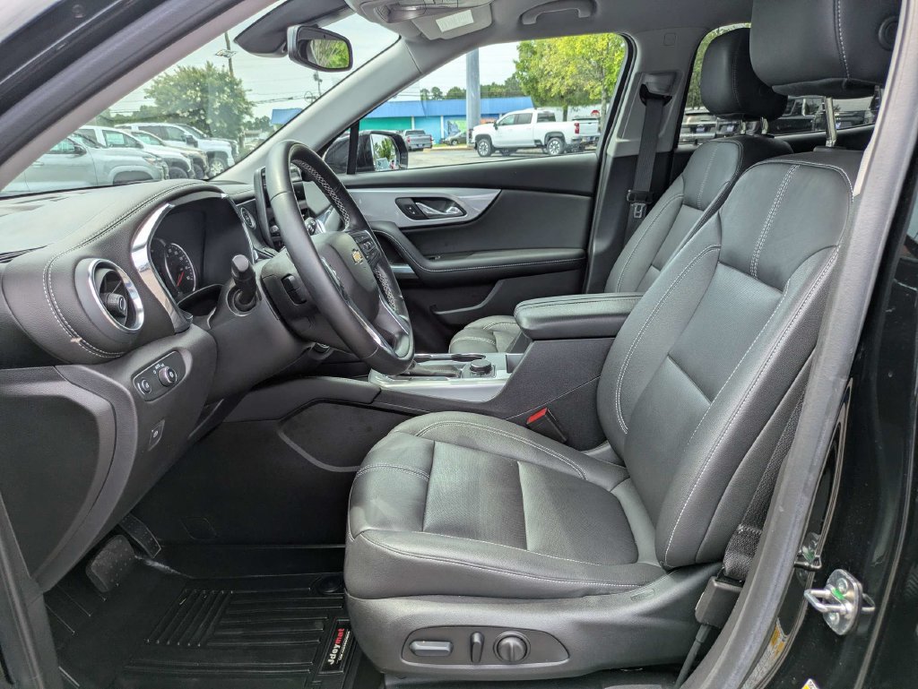 Used 2024 Chevrolet Blazer LT w/ Midnight/Sport Edition FWD image 21