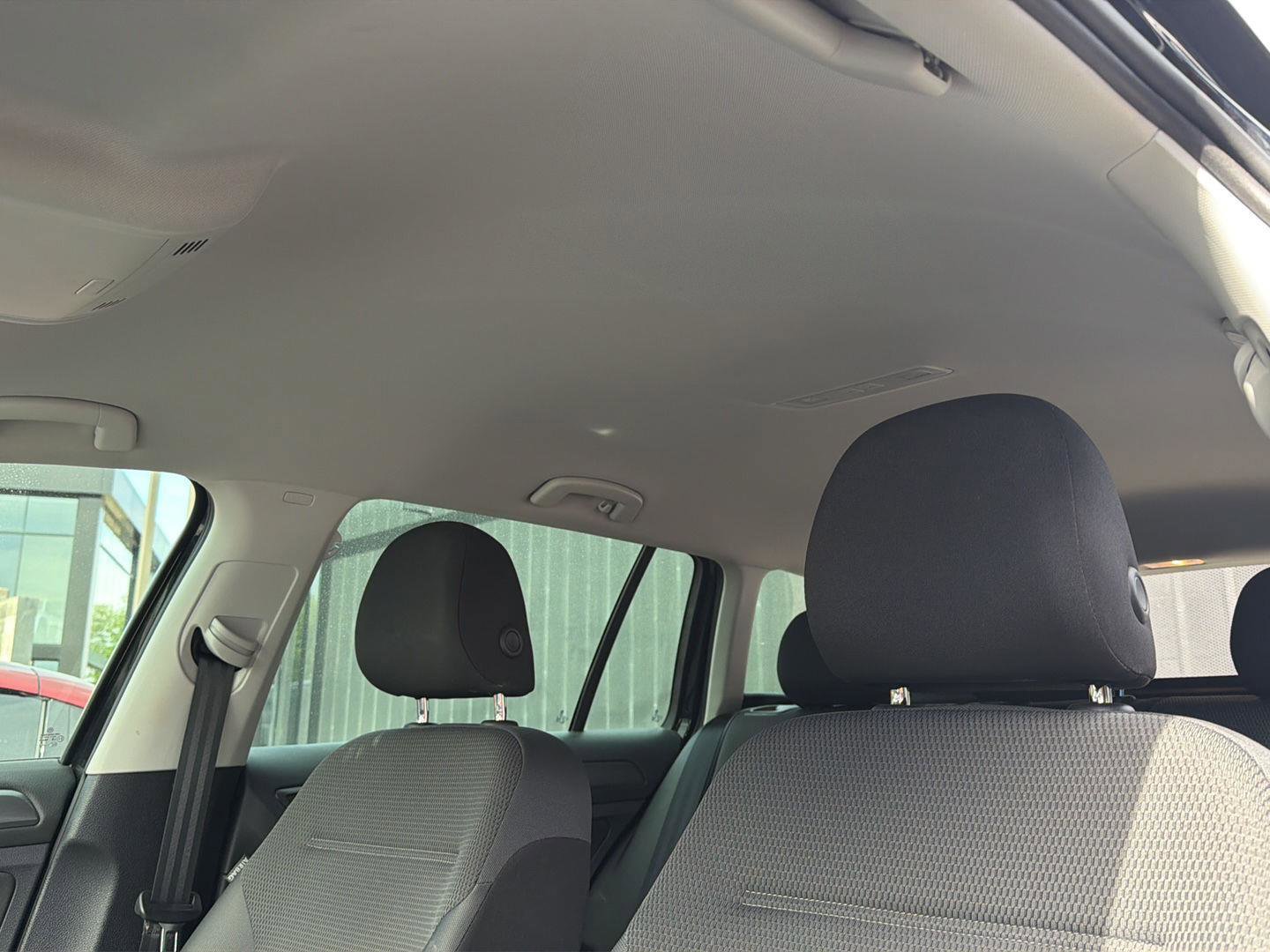 Used 2019 Volkswagen Golf S w/ Driver Assistance Package image 17