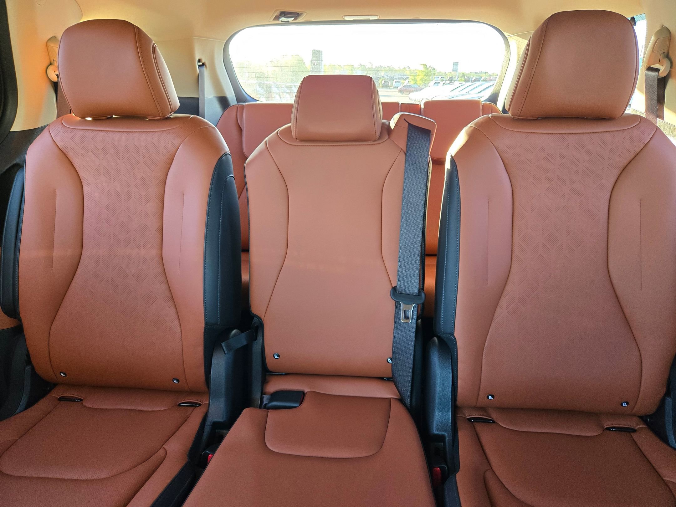 New 2026 Kia Carnival EX FWD image 13