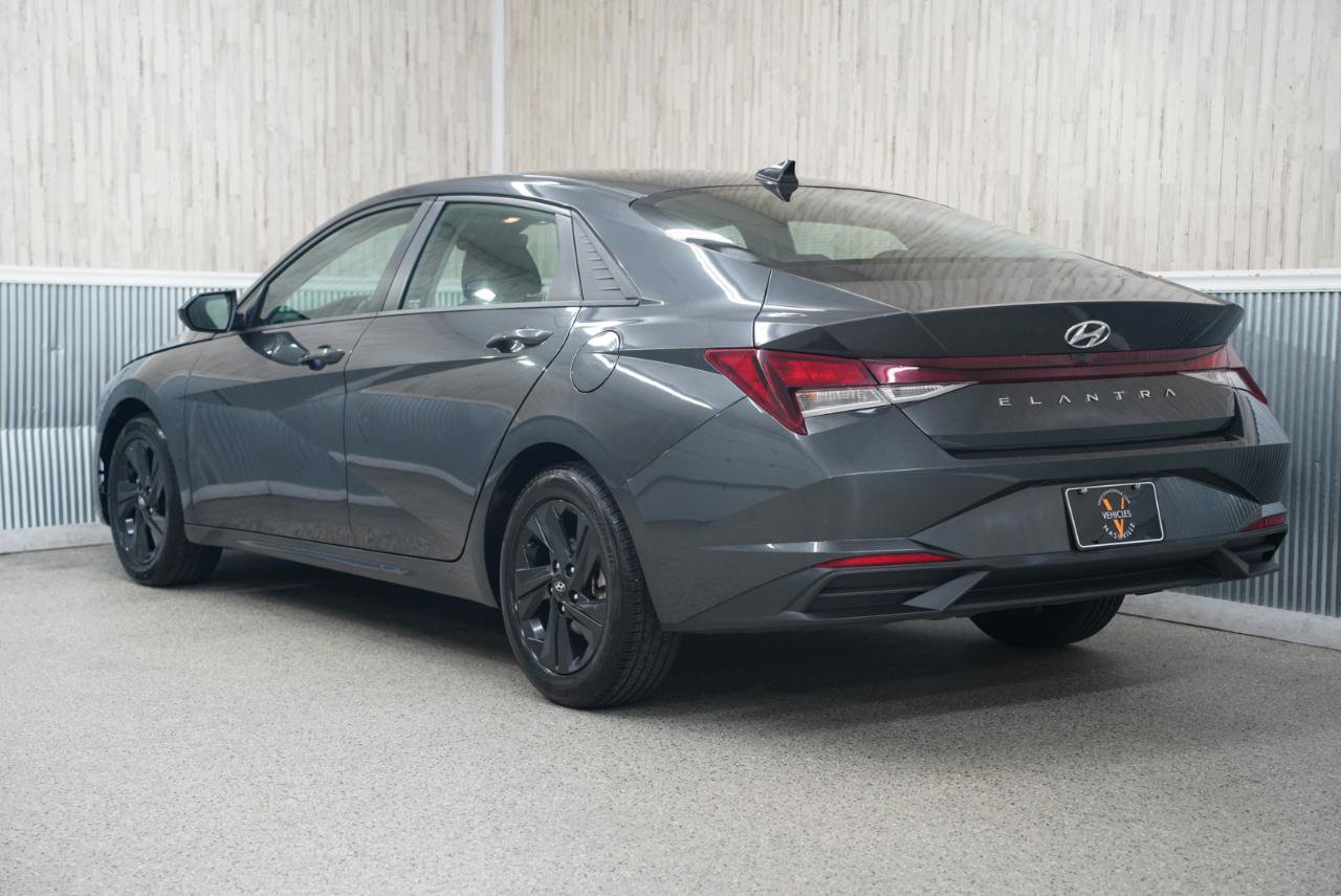 Used 2023 Hyundai Elantra SEL FWD image 7