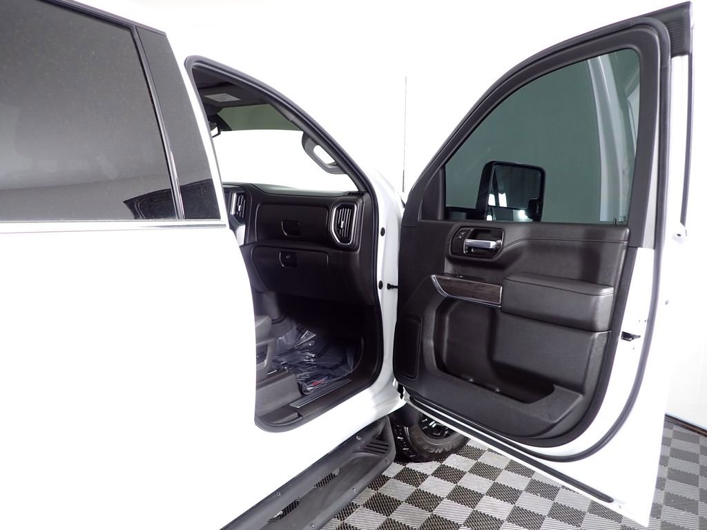 Used 2021 Chevrolet Silverado 3500 LTZ image 46