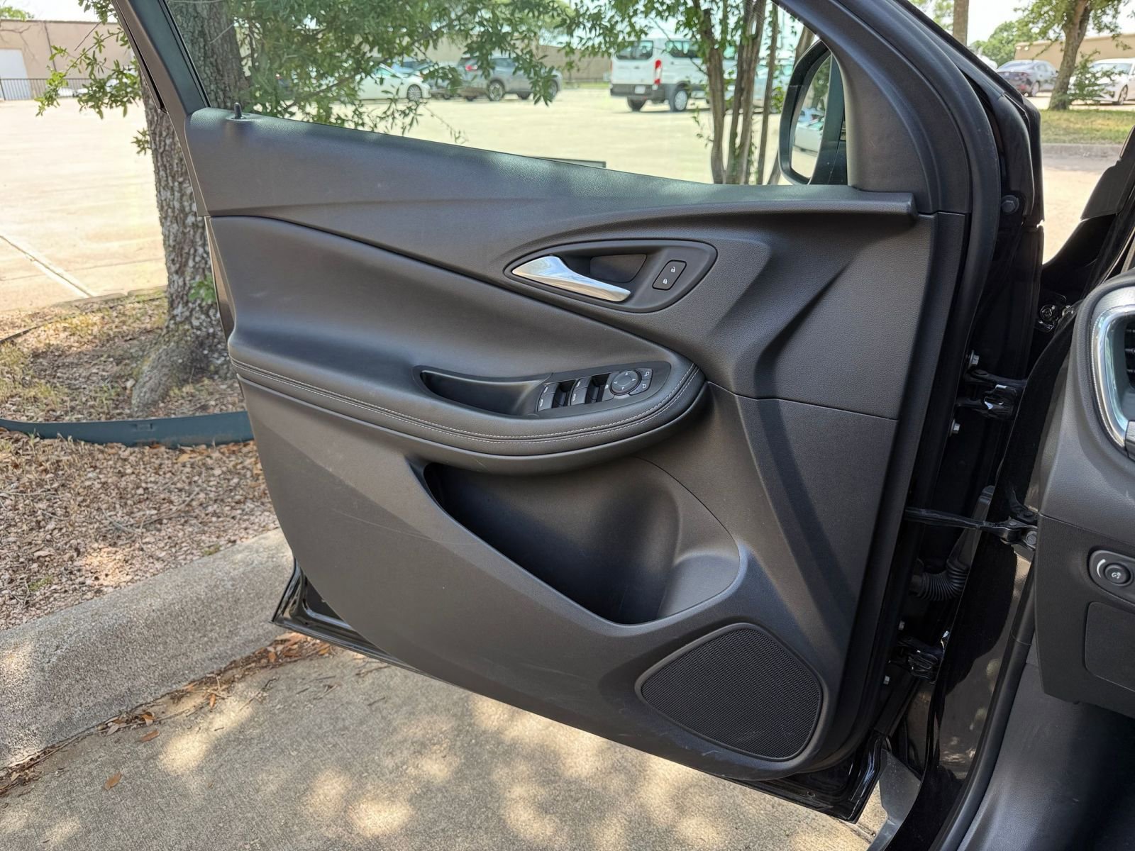 Used 2025 Buick Encore GX Preferred AWD/4WD image 18