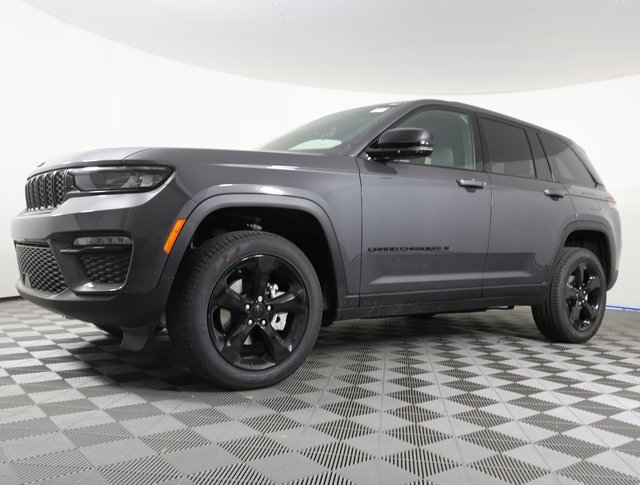 New 2025 Jeep Grand Cherokee Limited w/ Black Appearance Package