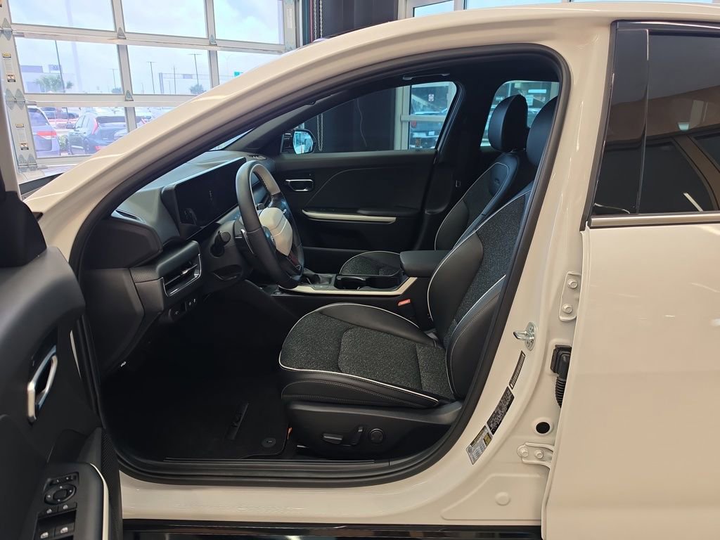 Used 2025 Kia K4 GT-Line w/ GT-Line Sunroof Package image 11